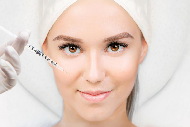 هر آنچه باید درباره تزریق مزوژل رویتاکریه بدانید: سوالات رایج و پاسخ‌ها